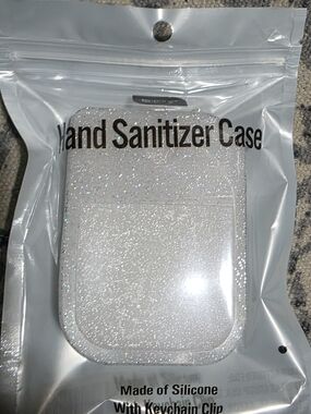 NWT Limited Edition Sparkly Clear Hand Spray Case Keychain